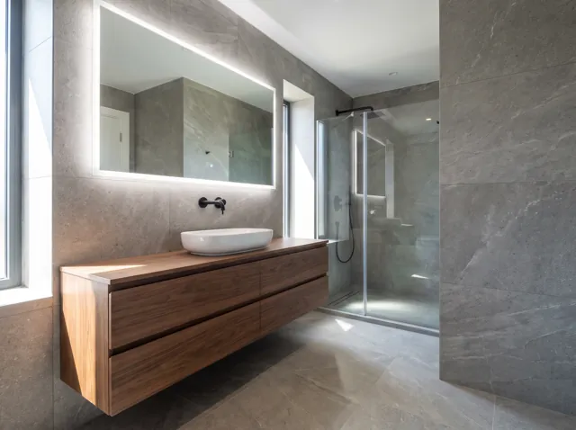 Ceviz Kaplama Asma Banyo Dolabı