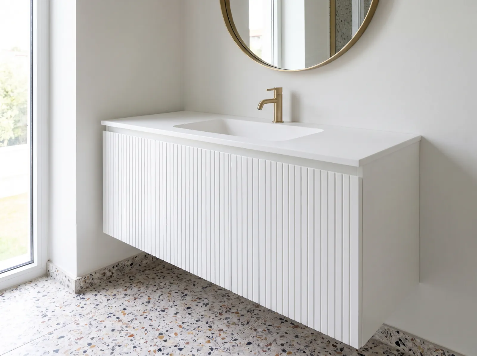 Mat Beyaz Oluklu Banyo Dolabı